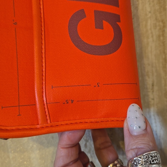 Glossier "You Look Good" Limited Edition Red Double Zipper Mini Beauty Bag - Picture 2 of 12